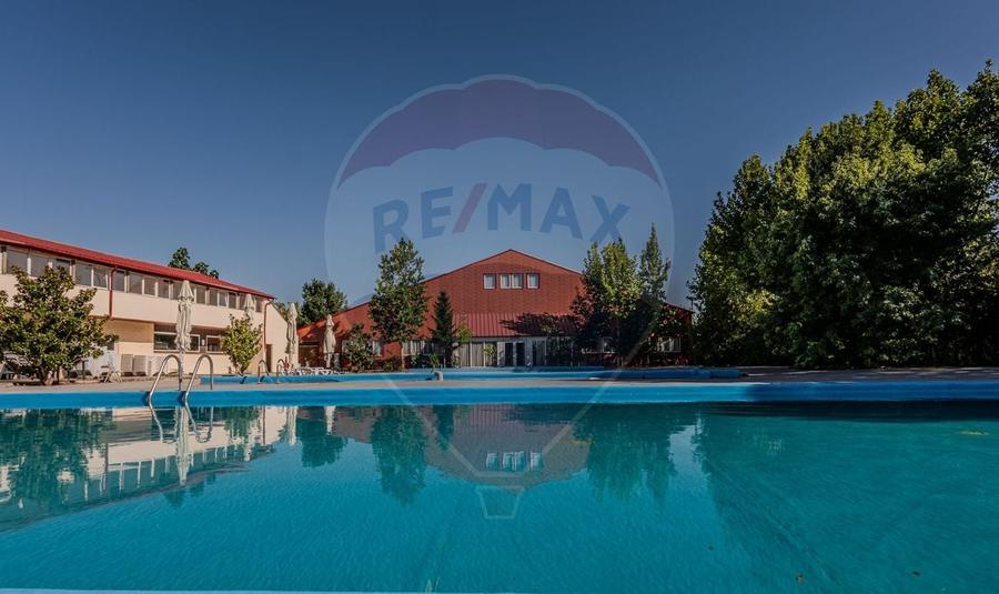 Hotel/Pensiune, de 5,200 mp, în Mânăstirea