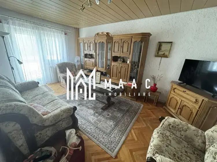 Apartament cu 3 camere decomandat, mobilat în Sub Arini