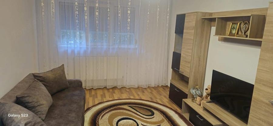 Garsonieră decomandată în Micro 21