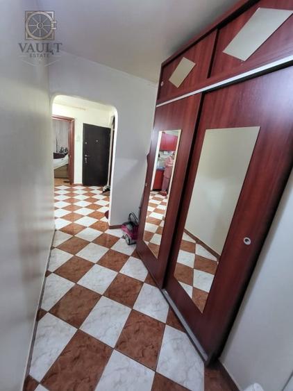 Apartament cu 3 camere decomandat, mobilat în Rahova