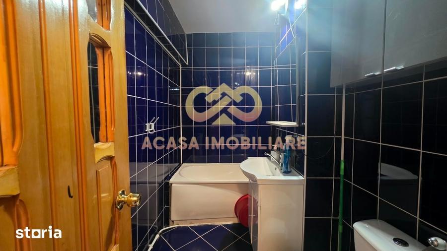 Apartament cu 3 camere decomandat în Nicolina