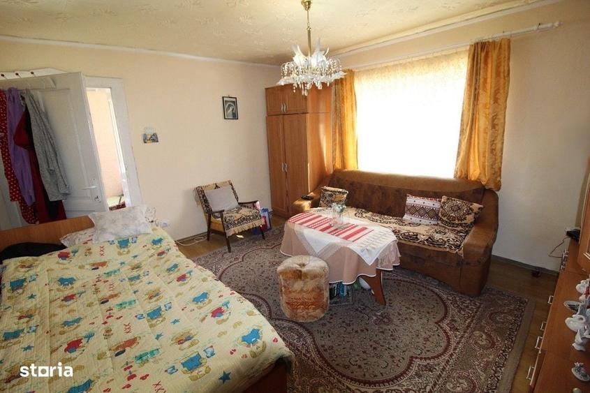 Casă cu 3 camere în Izvoarele
