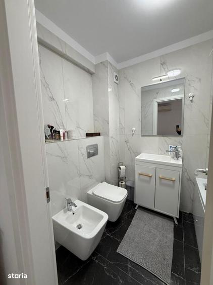 Apartament cu 3 camere, mobilat în Băneasa