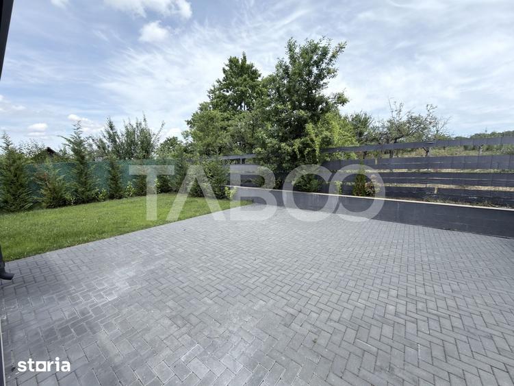 Casă cu 4 camere cu Teren 1240 Mp în Central