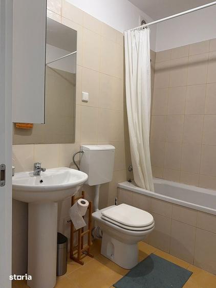 Apartament cu 3 camere decomandat, mobilat în Baicului