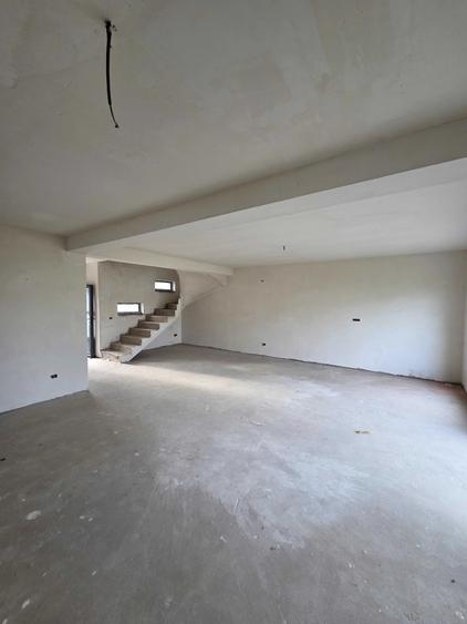 Casă cu 3 camere în Mărtinești