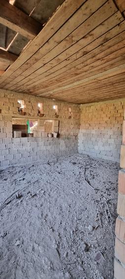 Casă individuală cu 4 camere cu Canalizare în Viișoara