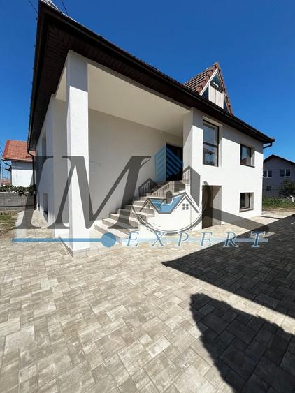Casă individuală cu 8 camere cu Canalizare în Exterior Sud