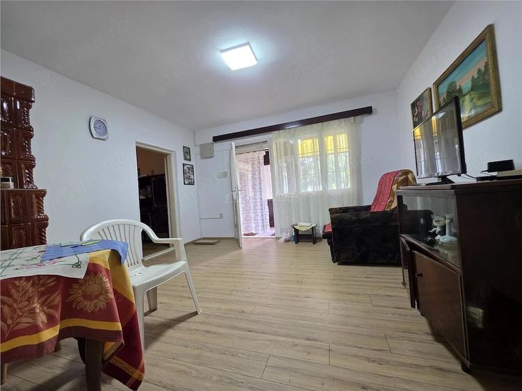 Casă cu 4 camere cu Teren 2621 Mp în Mihăilești