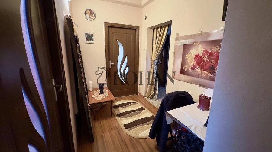 Apartament cu 3 camere decomandat în Cetate