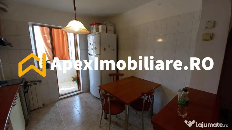 Apartament cu 3 camere semidecomandat, mobilat în Iancului