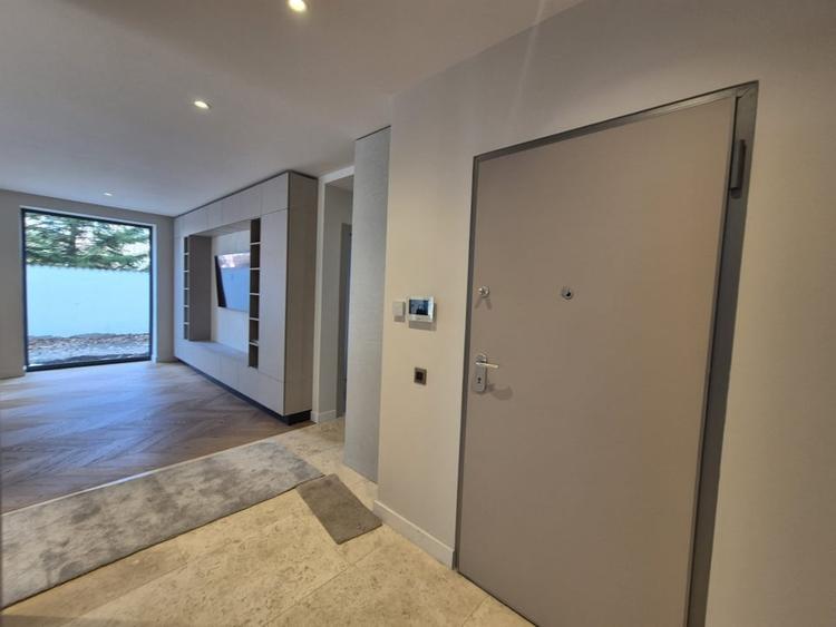 Apartament cu 4 camere decomandat, mobilat în Voluntari