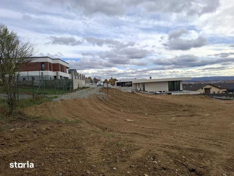 Teren de 10950 mp, în Progresul