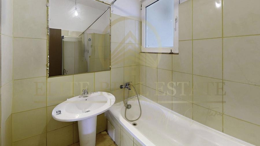 Casă individuală cu 5 camere cu Canalizare în Nord