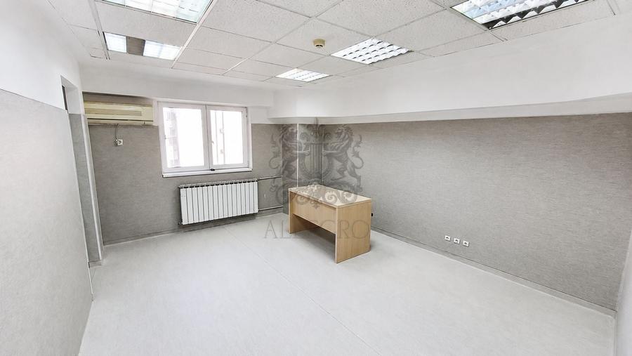 Spațiu comercial, de 525 mp, în P-ța Unirii