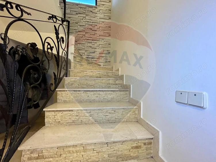 Casă cu 4 camere cu Teren 589 Mp în Sântandrei