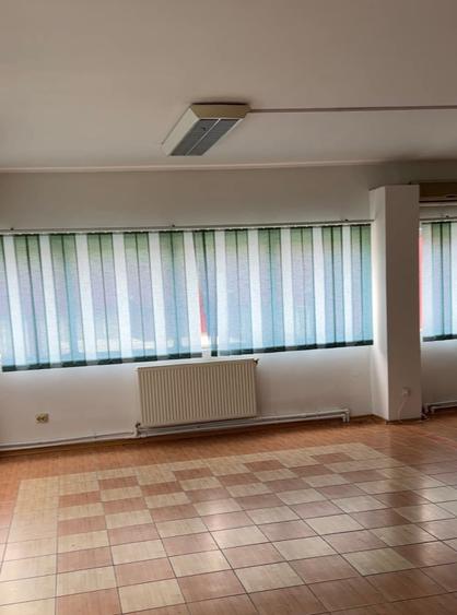 Spațiu comercial, de 860 mp, în Est