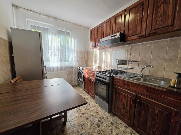 Apartament cu 2 camere semidecomandat în Rogerius