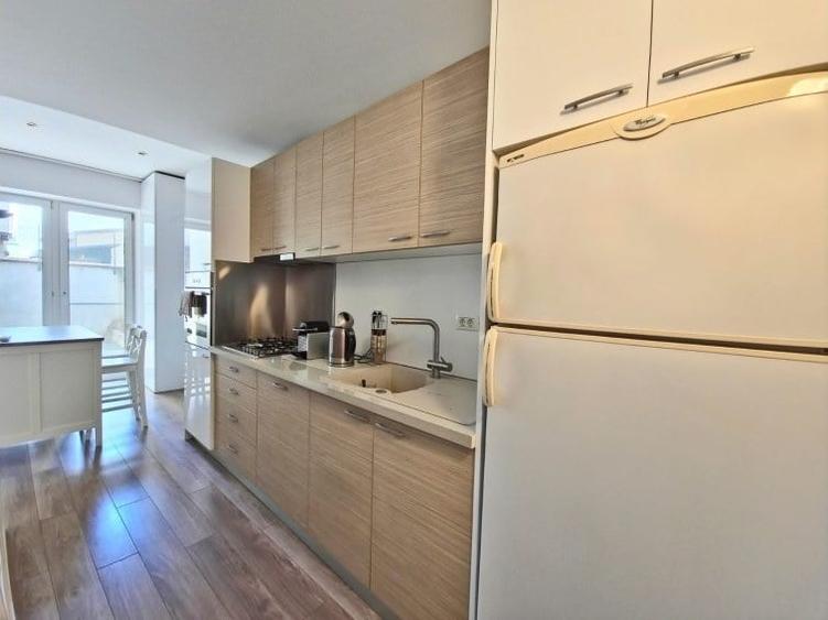 Apartament cu 4 camere în Dorobanți
