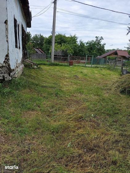 Teren de 2600 mp, în Domnești