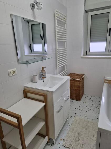 Apartament cu 2 camere decomandat, mobilat în Aradului