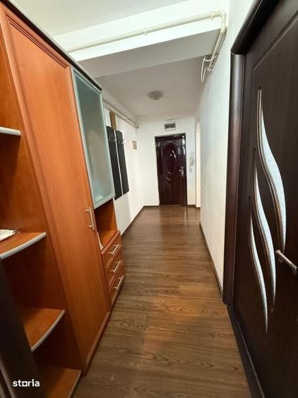 Apartament cu 2 camere decomandat în Craiovița Nouă