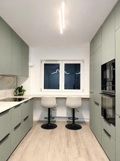 Apartament cu 4 camere decomandat în Ștefan cel Mare