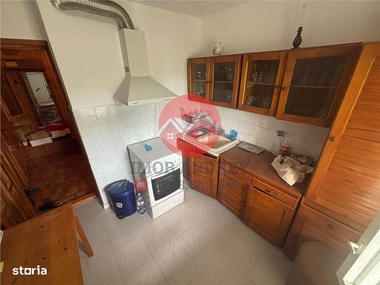 Apartament cu 2 camere decomandat în Baia