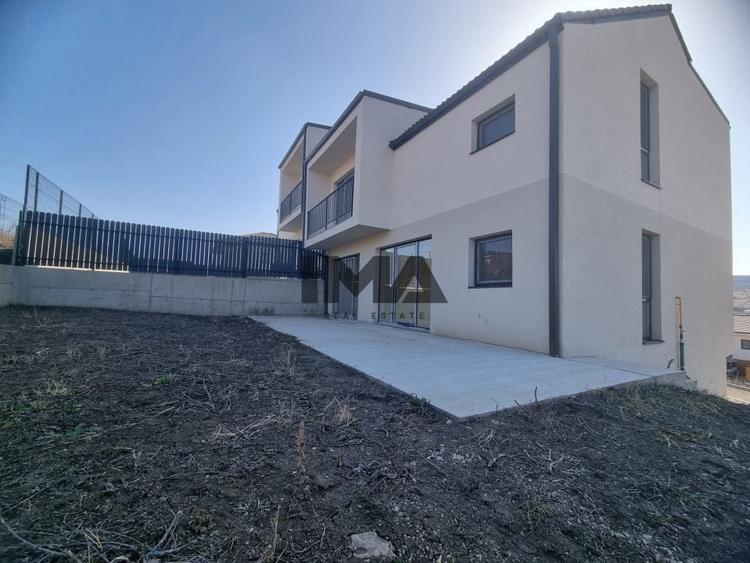 Duplex cu 4 camere cu Canalizare în Chinteni