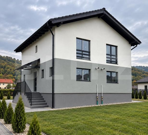Duplex cu 3 camere cu Canalizare în Livezeni