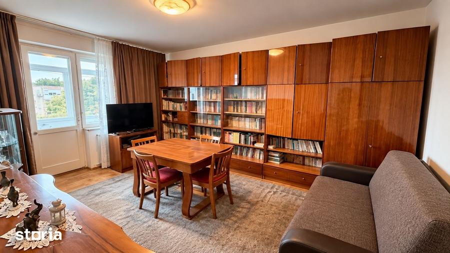 Apartament cu 3 camere decomandat în Central