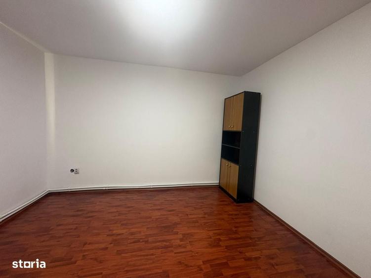 Casă cu 3 camere în Sisești