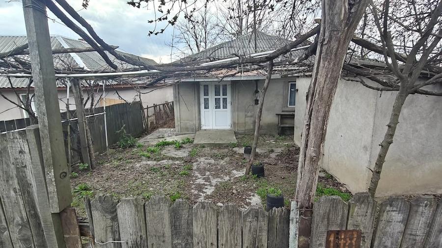 Casă cu 3 camere cu Teren 558 Mp în Lespezi