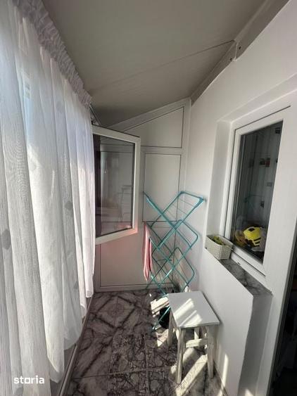 Apartament cu 3 camere decomandat în Craiovița Nouă