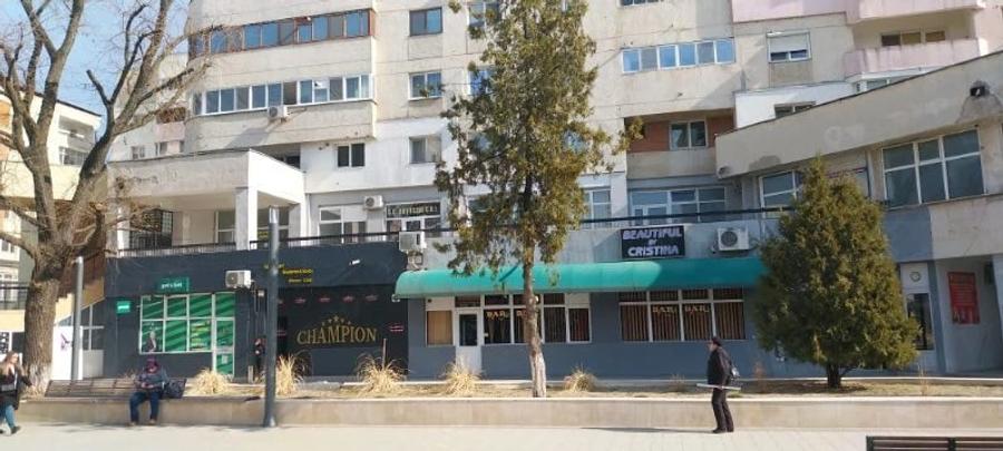 Spațiu comercial, de 1,500 mp, în Roșiori de Vede