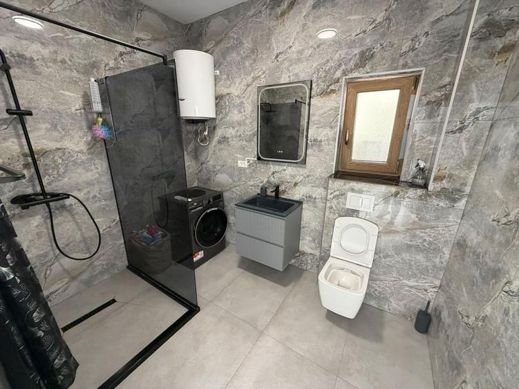Casă individuală cu 5 camere cu Canalizare în Fundeni