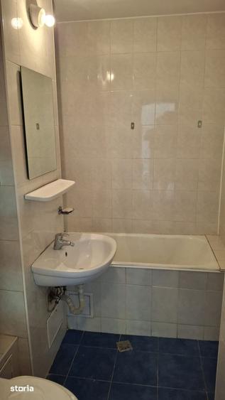 Apartament cu 2 camere semidecomandat în Colentina