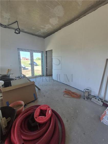 Duplex cu 3 camere cu Canalizare în Moșnița Nouă