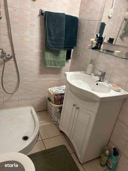 Casă cu 7 camere cu Teren 200 Mp în Central