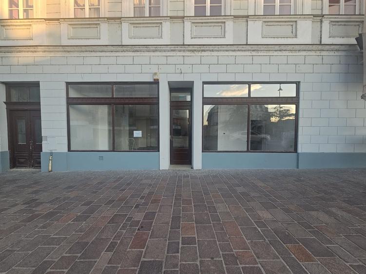 Spatiu comercial ultracentral de inchiriat - 1