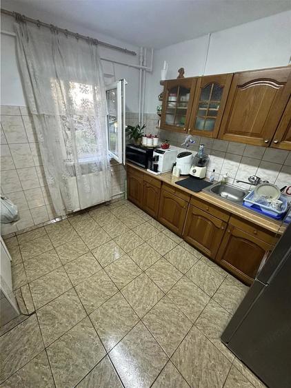 Apartament cu 2 camere semidecomandat în Lipovei