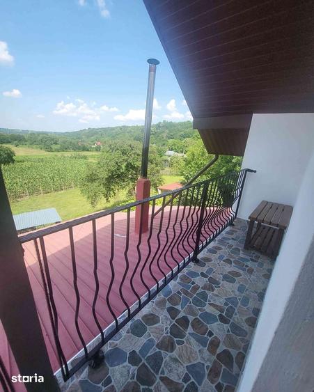 Casă cu 5 camere cu Teren 1200 Mp în Sohodol