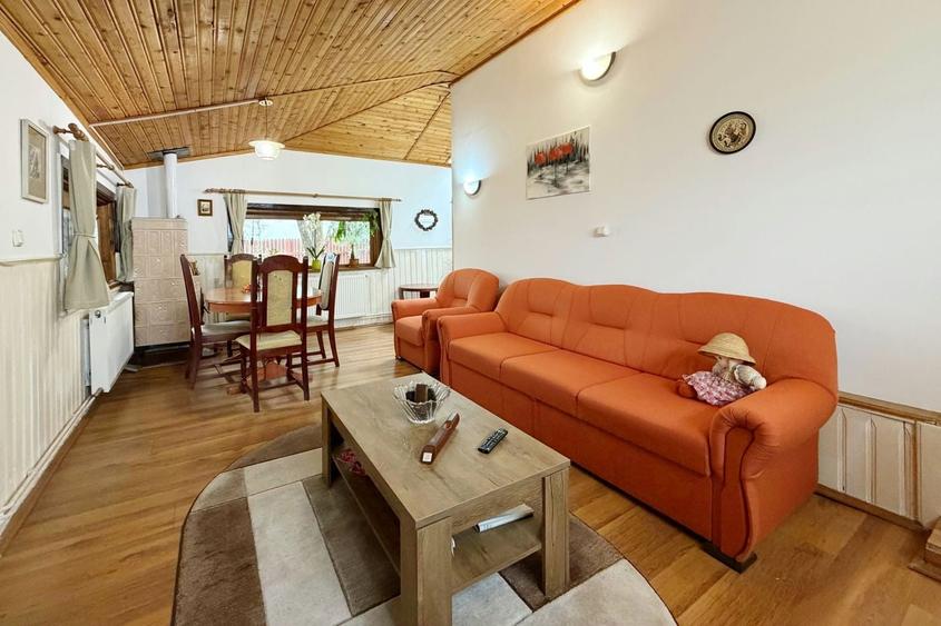 Casă individuală cu 3 camere cu Canalizare în Pucioasa
