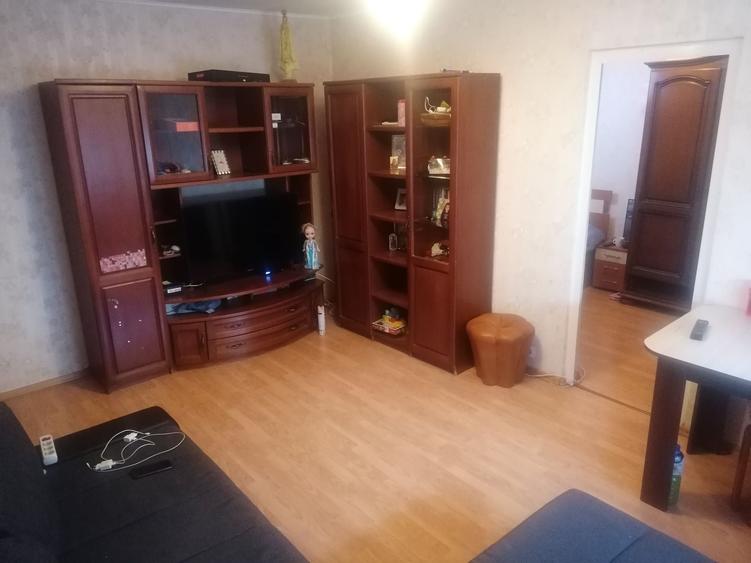 Apartament cu 3 camere semidecomandat în Vest