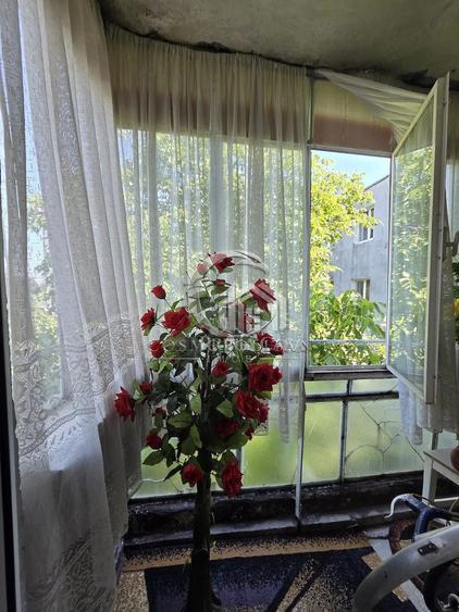 Apartament cu 3 camere decomandat în Micro 14
