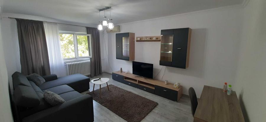 Apartament cu 2 camere decomandat în Rovine