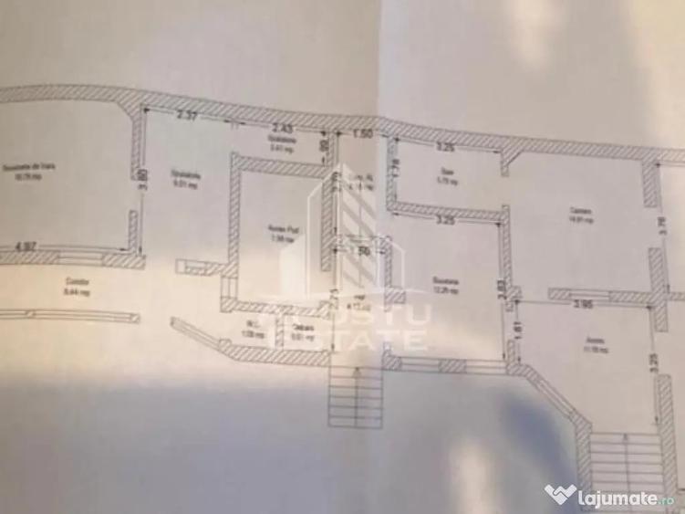 Casă cu 7 camere cu Teren 929 Mp în Central