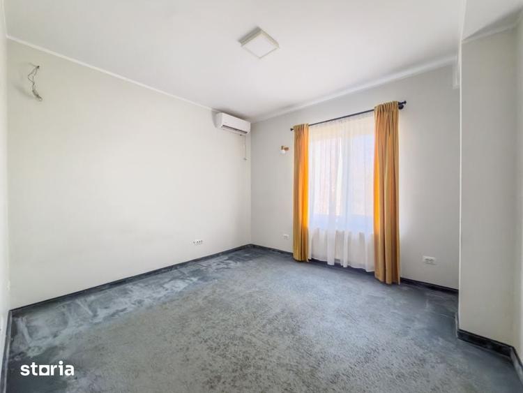 Casă cu 10 camere cu Teren 1569 Mp în Central