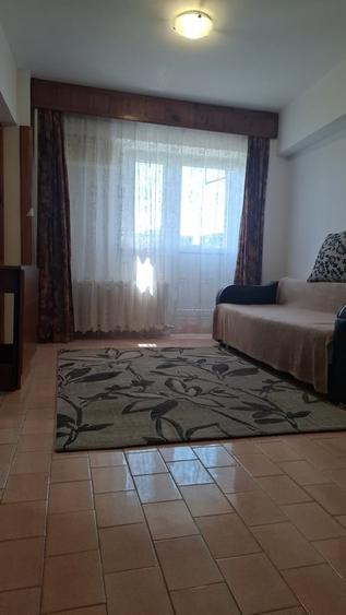 Apartament cu 3 camere decomandat în Crângași