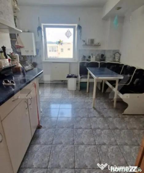 Apartament cu 4 camere decomandat în Astra